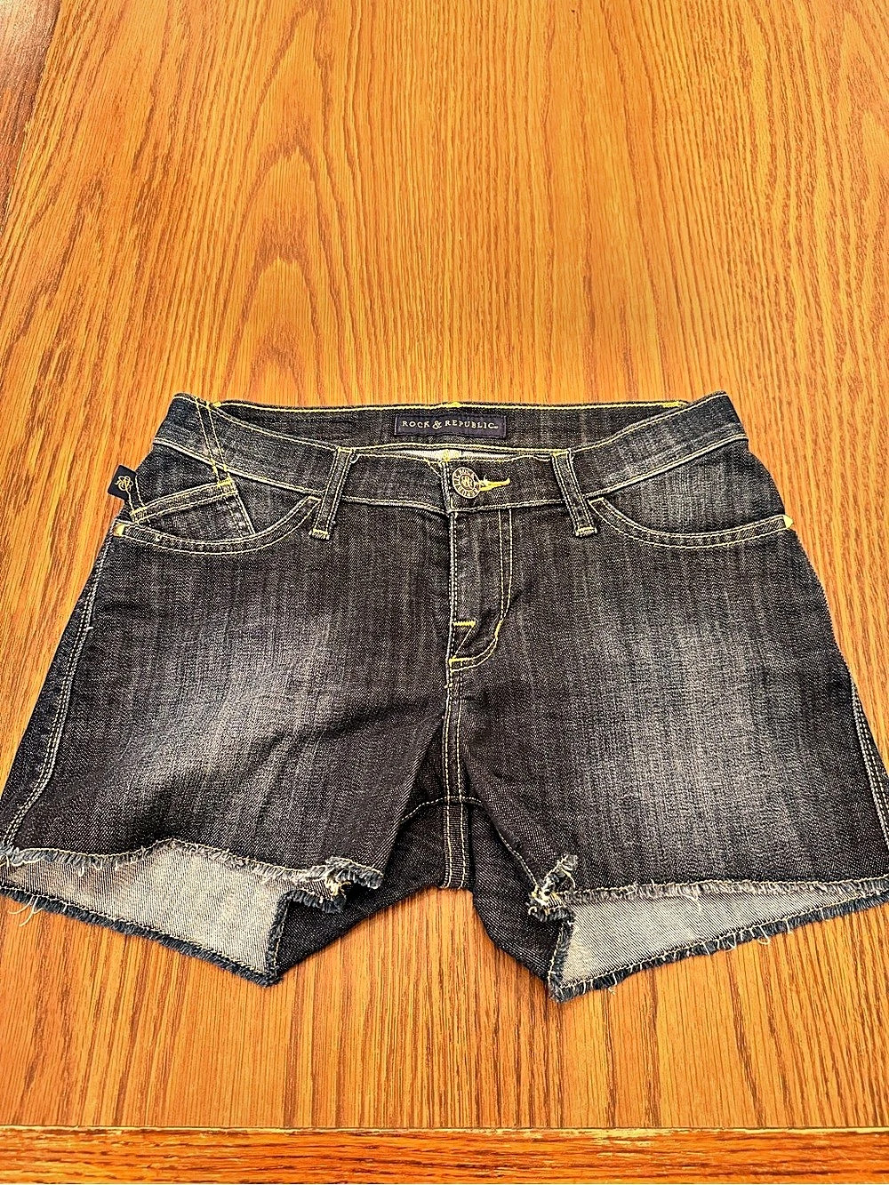 Rock & Republic Women's Denim Jean Shorts Size 2